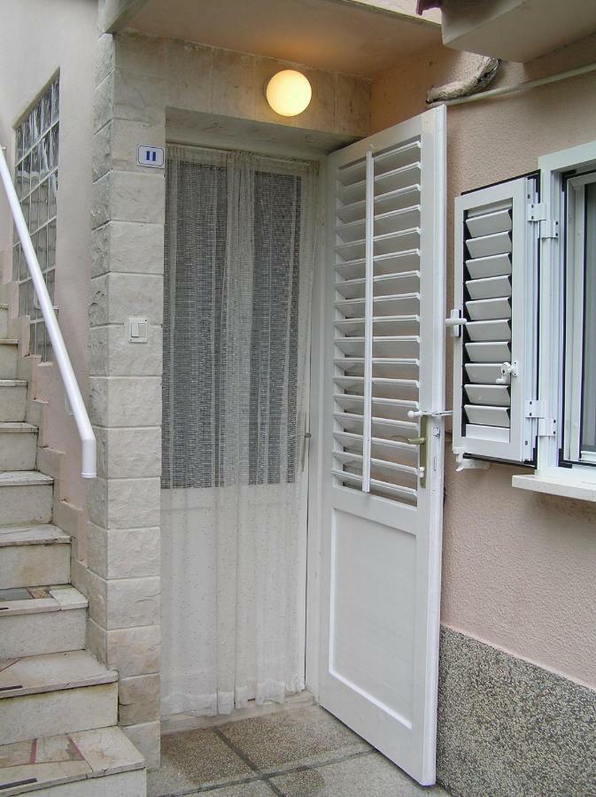 Studio Apartments Fabjanac Трогір Екстер'єр фото